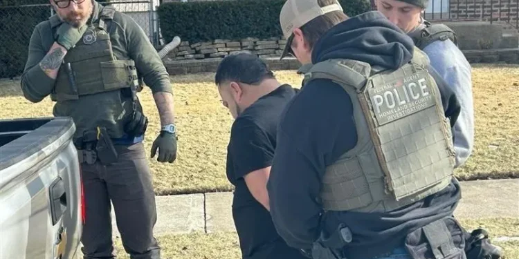 trump-dobra-numero-de-prisoes-de-imigrantes-em-cinco-meses