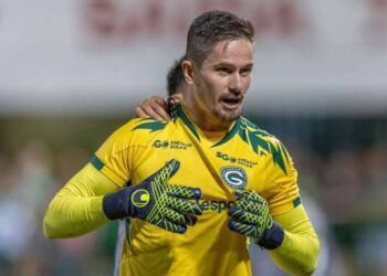 goias-vira-sobre-a-chape-nos-minutos-finais-e-se-mantem-na-lideranca-da-serie-b