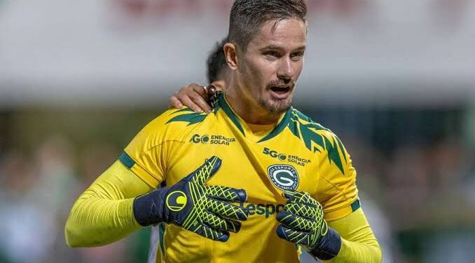 goias-vira-sobre-a-chape-nos-minutos-finais-e-se-mantem-na-lideranca-da-serie-b