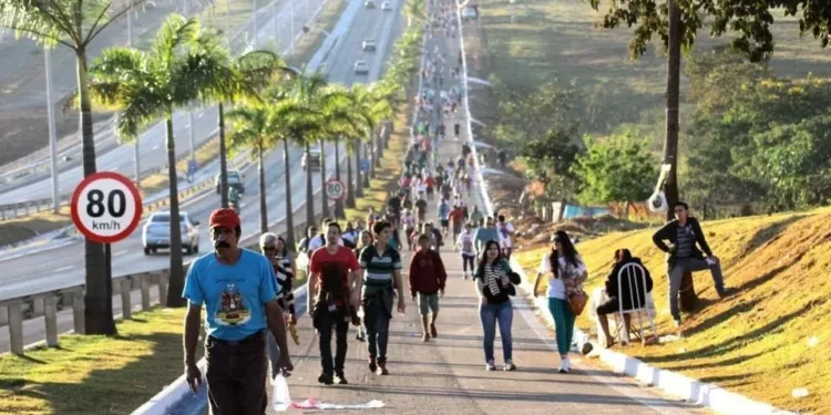 por-que-politicos-fazem-questao-de-ir-a-romaria-do-pai-eterno
