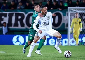 forca-fora-da-serrinha-vira-trunfo-do-goias-na-luta-pelo-acesso