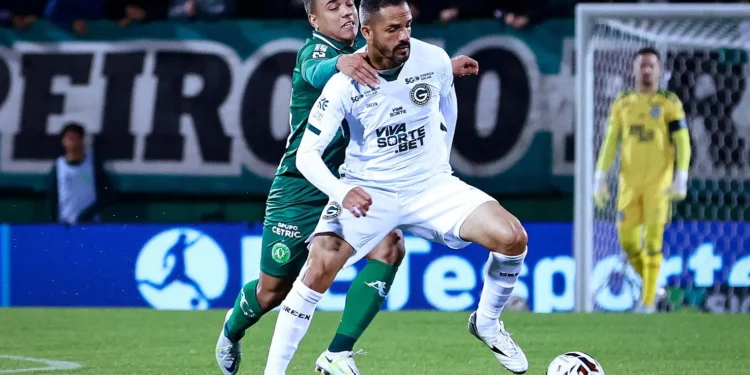 forca-fora-da-serrinha-vira-trunfo-do-goias-na-luta-pelo-acesso