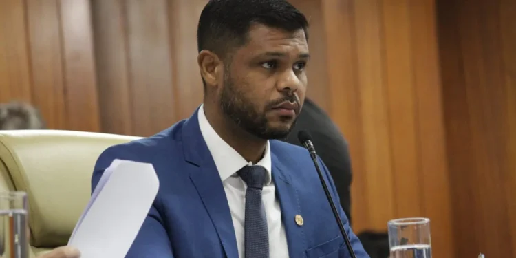 mabel-sofre-desgastes-na-camara-com-criticas-da-propria-da-base