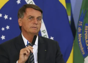 bolsonaro-e-diagnosticado-com-esofagite-e-deve-ficar-em-repouso-durante-julho