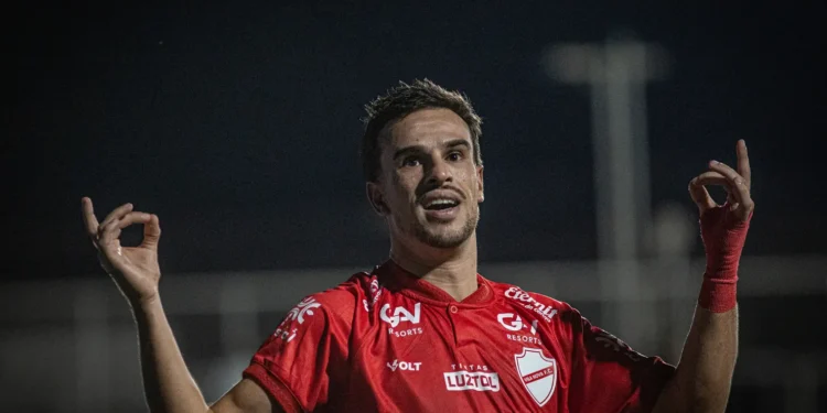 facundo-labandeira-encaminha-rescisao-e-deixa-o-vila-nova-no-meio-da-temporada