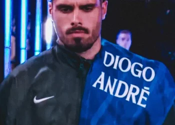 pedro-neto-presta-homenagem-a-diogo-jota-antes-de-chelsea-x-palmeiras-no-mundial-de-clubes