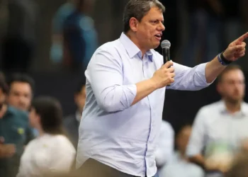 tarcisio-e-anunciado-como-presidenciavel-durante-forum-em-lisboa
