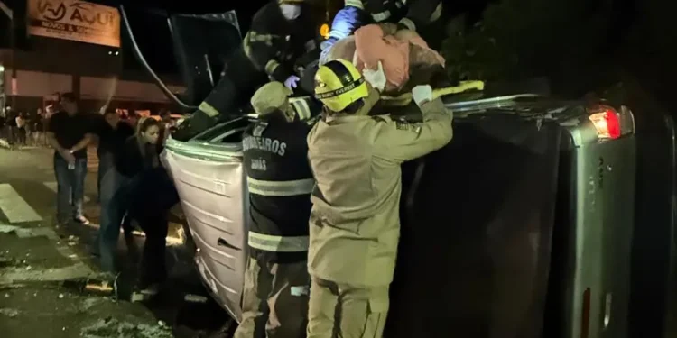 acidente-grave-deixa-vitimas-presas-as-ferragens-em-jatai