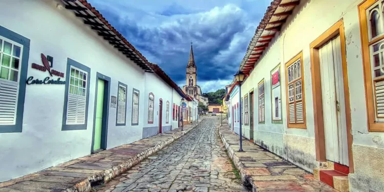 ultimo-dia-para-se-inscrever-no-concurso-da-prefeitura-de-goias-com-79-vagas