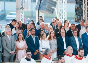 daniel-e-wilder-participam-de-romarias-em-movimento-de-pre-campanha