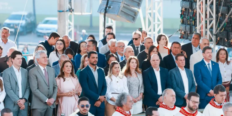 daniel-e-wilder-participam-de-romarias-em-movimento-de-pre-campanha