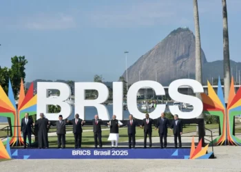 trump-reage-ao-brics-com-ameaca-tarifaria-a-paises-alinhados-ao-bloco