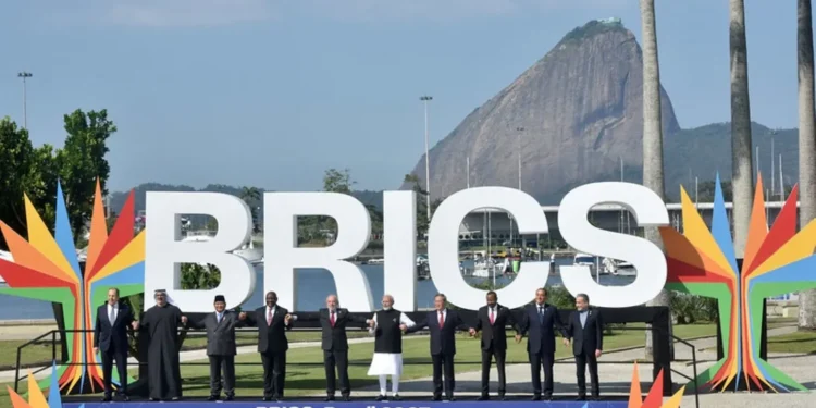 trump-reage-ao-brics-com-ameaca-tarifaria-a-paises-alinhados-ao-bloco