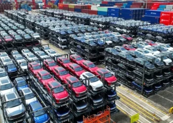 brasil-bate-recorde-de-exportacoes-de-veiculos,-mas-perde-espaco-para-china-na-america-latina