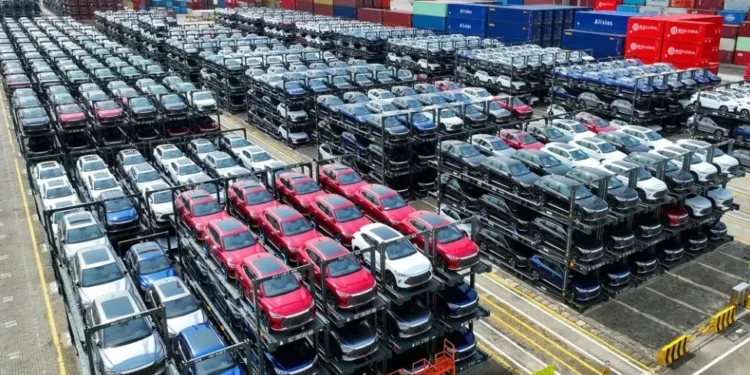 brasil-bate-recorde-de-exportacoes-de-veiculos,-mas-perde-espaco-para-china-na-america-latina