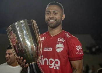 gabriel-silva-oficializa-saida-do-vila-nova-e-parte-para-o-guarani