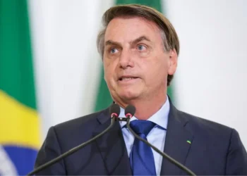 bolsonaro,-mesmo-inelegivel,-continua-sendo-o-farol-da-direita