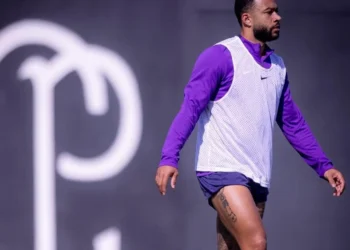 ausente:-memphis-depay-nao-comparece-a-treino-do-corinthians