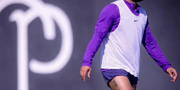 ausente:-memphis-depay-nao-comparece-a-treino-do-corinthians