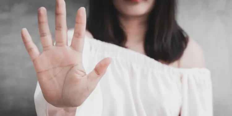 jovem-vitima-de-assedio-sexual-em-local-de-trabalho-recebera-indenizacao-de-r$7,5-mil