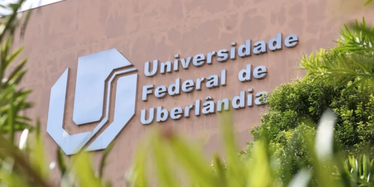 ufu-lanca-dois-concursos-com-salarios-de-ate-r$-13,2-mil