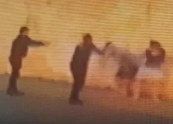 homem-faz-mulher-refem-com-faca-no-pescoco-em-rio-verde