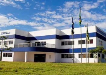 juiz-suspende-greve-de-servidores-da-ueg-e-determina-retorno-imediato-ao-trabalho