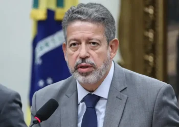 relatorio-do-ir-afaga-criticas-ao-congresso-e-alivia-tensao-politica