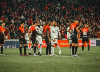 goias-supera-o-atletico-pr-em-curitiba-e-garante-segunda-vitoria-seguida-como-visitante