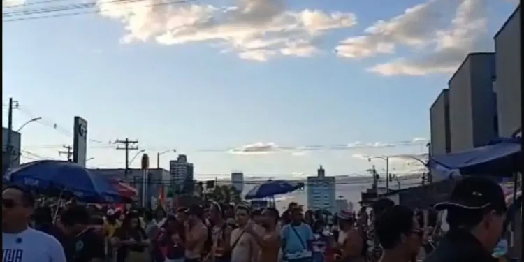 parada-lgbt+-movimenta-aparecida-com-festa,-luta-e-servicos-de-saude