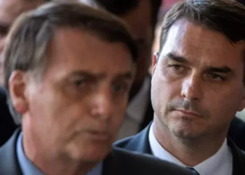 lider-do-pt-solicita-inclusao-de-bolsonaro-e-flavio-em-inquerito-do-stf