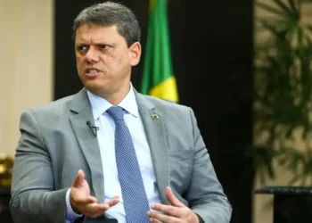 tarcisio-fica-em-saia-justa-com-tarifaco-de-trump