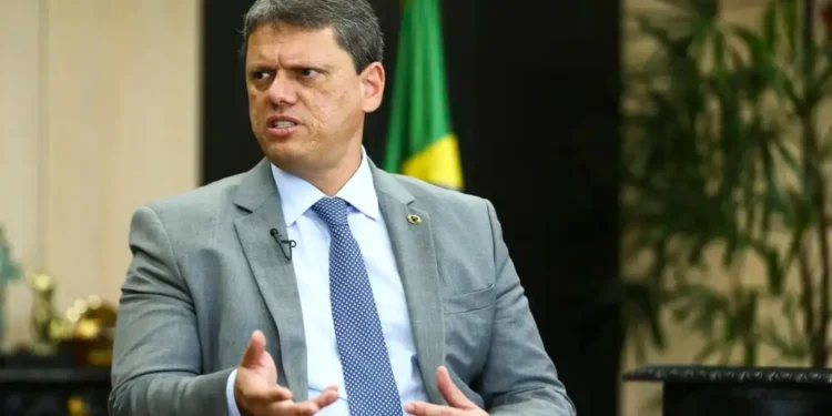 tarcisio-fica-em-saia-justa-com-tarifaco-de-trump