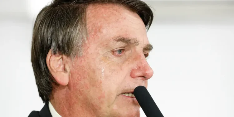 pf-encontra-dinheiro-vivo-e-pendrive-escondido-em-casa-de-bolsonaro-durante-operacao