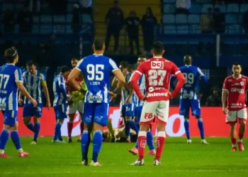 vila-nova-e-avai-empatam-na-ressacada-pela-serie-b