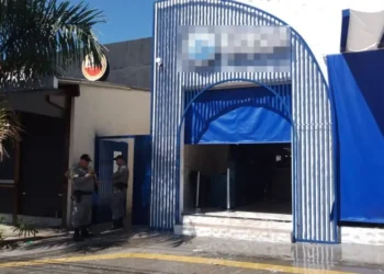 bar-em-goiania-e-alvo-de-operacao-por-furto-de-energia
