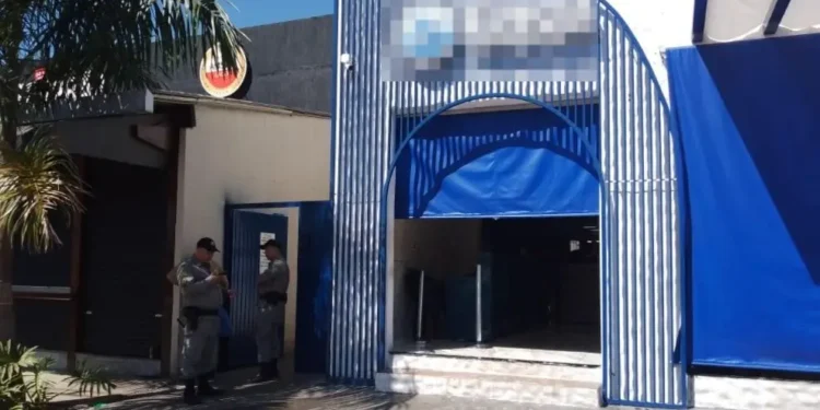 bar-em-goiania-e-alvo-de-operacao-por-furto-de-energia