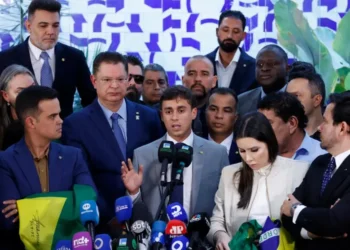 direita-interrompe-recesso-na-camara-em-apoio-a-bolsonaro
