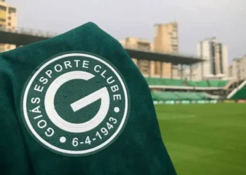 atacante-ex-goias-rescinde-com-clube-da-serie-b-e-anuncia-pausa-na-carreira