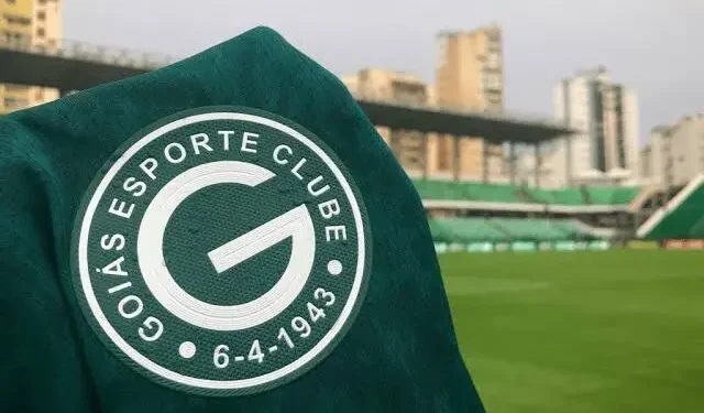 atacante-ex-goias-rescinde-com-clube-da-serie-b-e-anuncia-pausa-na-carreira