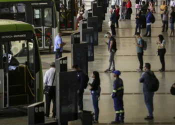 pesquisa-identifica-20,5-milhoes-de-brasileiros-sem-acesso-a-internet