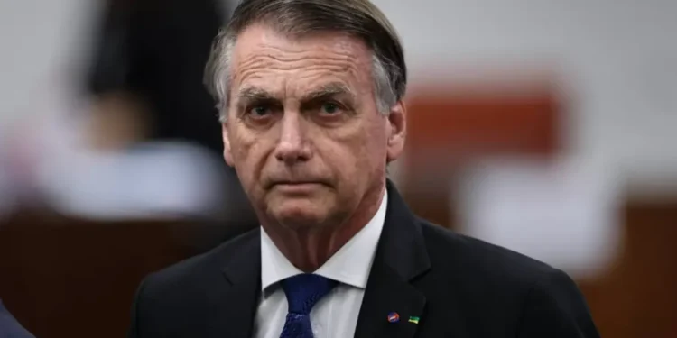 moraes-adverte-bolsonaro-por-violar-medida,-mas-descarta-prisao-preventiva