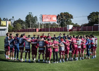 vila-nova-visita-o-volta-redonda-buscando-se-firmar-na-briga-pelo-acesso