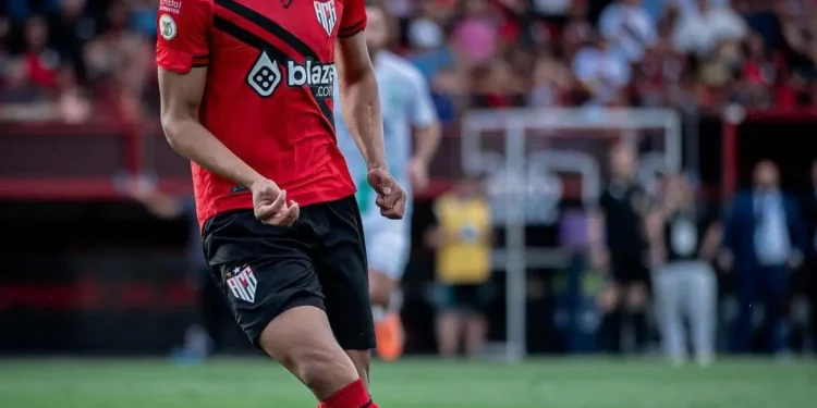 atletico-go-confirma-retorno-de-zagueiro-que-estava-emprestado-para-a-serie-a