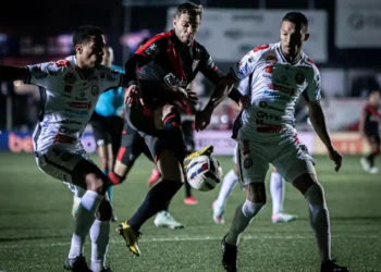 atletico-go-x-chapecoense:-confira-horario-e-onde-assistir-o-duelo-valido-pela-serie-b