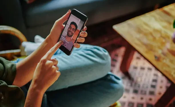 adolescentes-e-aplicativos-de-namoro:-um-risco-que-exige-atencao