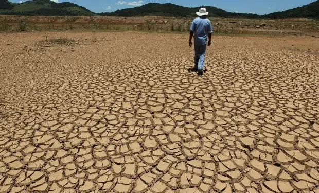 crise-climatica-se-acelera-e-planeta-terra-pode-atingir-colapso-em-2028,-segundo-estudo