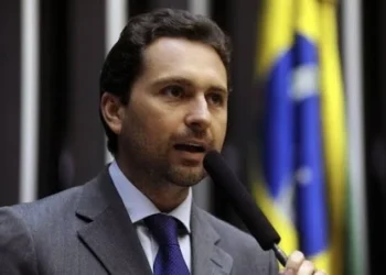 leandro-tenta-barrar-impeto-eleitoral-de-secretarios-para-ter-gestao-focada