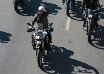 motociata-vira-ato-politico-de-bolsonaro-em-meio-a-possivel-prisao