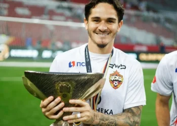 palmeiras-avanca-por-khellven,-do-cska,-e-negocia-valores-com-o-clube-russo